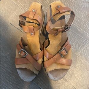 NWOT Dansko Women's Tan and Brown Leather Strappy Wedge Sandals